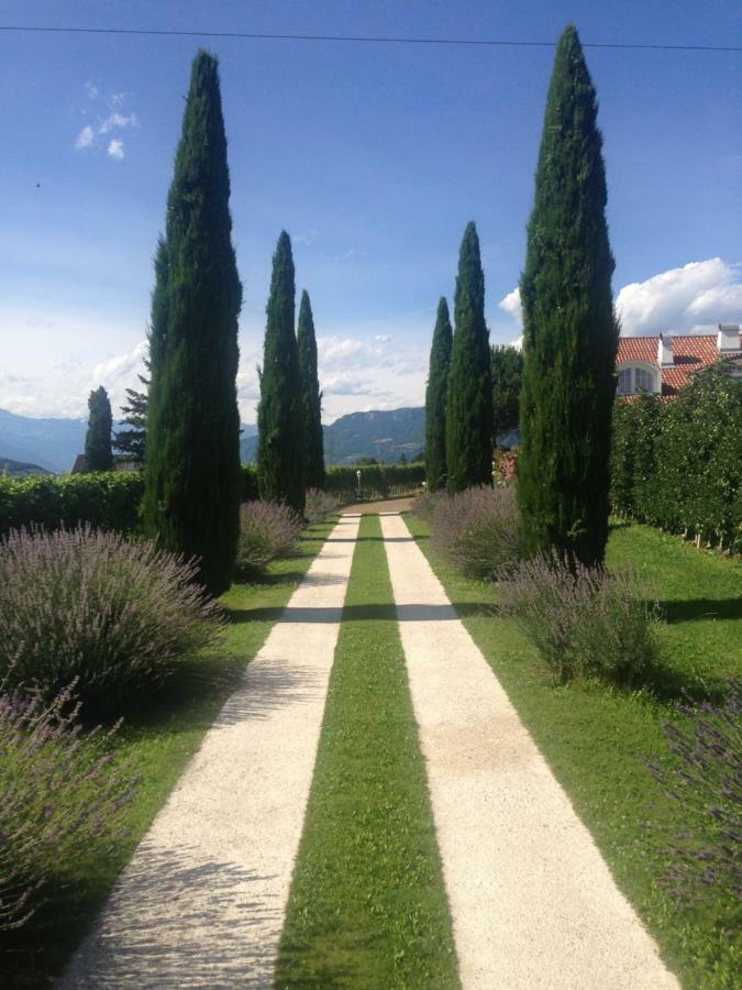 Villa Raifer Appiano Sulla Strada Del Vino Luaran gambar