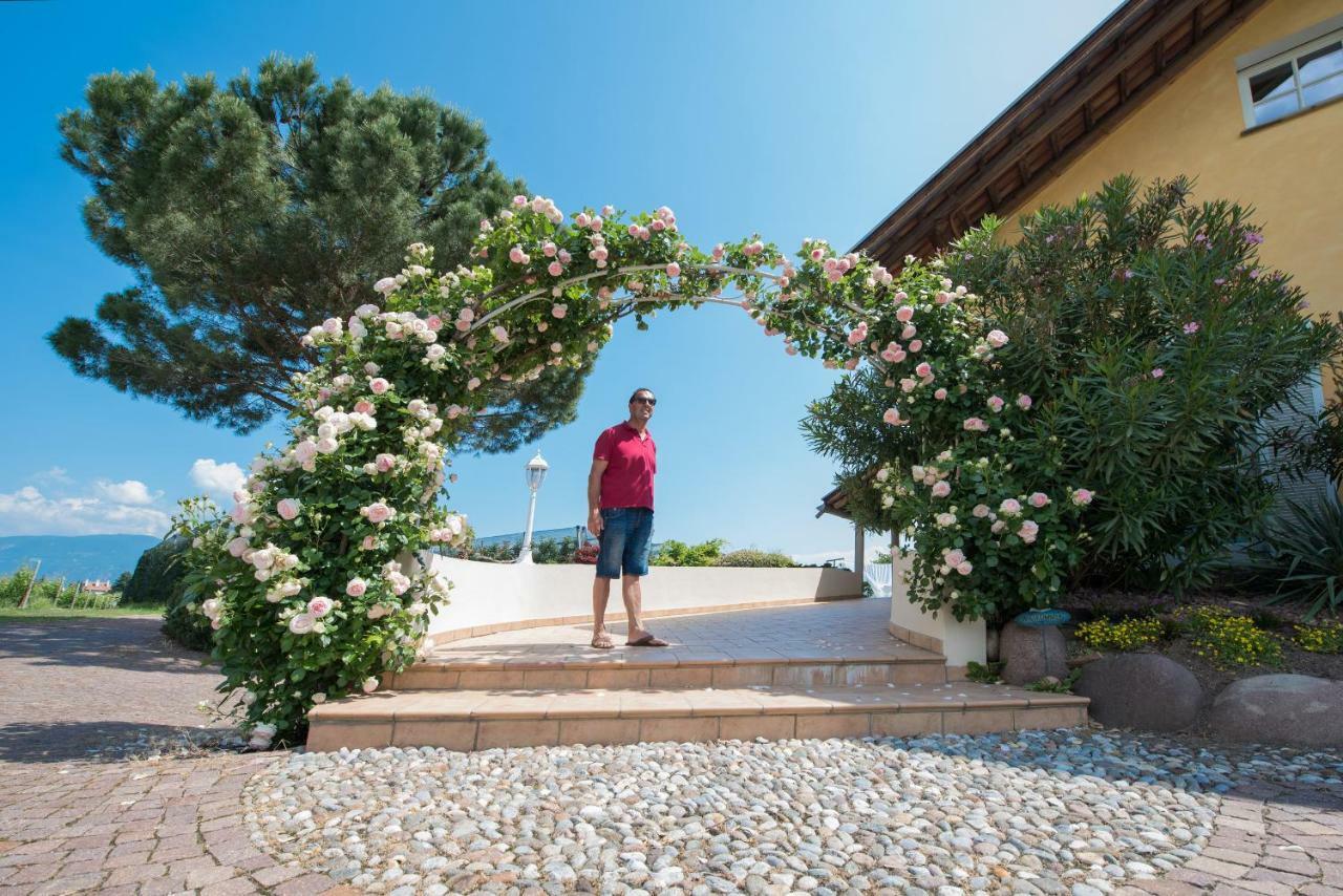 Villa Raifer Appiano Sulla Strada Del Vino Luaran gambar